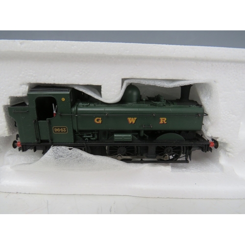 409 - THREE BOXED BACHMANN 00 GAUGE SCALE TANKS, to include 31901A 8700 /GWR Shirtbutton, 31903 Pannier ta... 