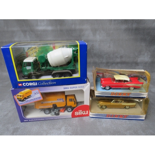 474 - A TRAY OF MIXED BOXED DIE CAST VEHICLES, to include Corgi Stirlings choice, Corgi Tellus Midland Red... 