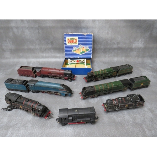 413 - SEVEN UNBOXED HORNBY DUBLO LOCOMOTIVES, to include Duchess of Montrose 4-6-2, Sir Nigel Gresley 4-6-... 