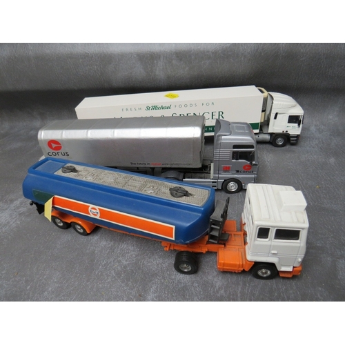 482 - TWELVE UNBOXED ARTICULATE LORRIES AND TRAILERS / TANKERS, mixed makes to include Tenko, Corgi etc.