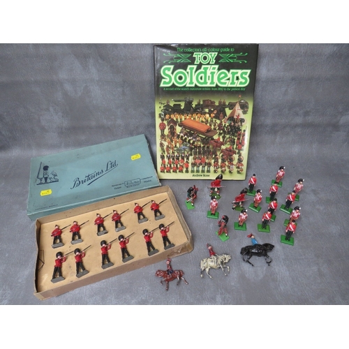 426 - A BOXED SET OF TWELVE BRITAINS LEAD SOLDIERS, footguards and infantry of the line set 5A, together w... 