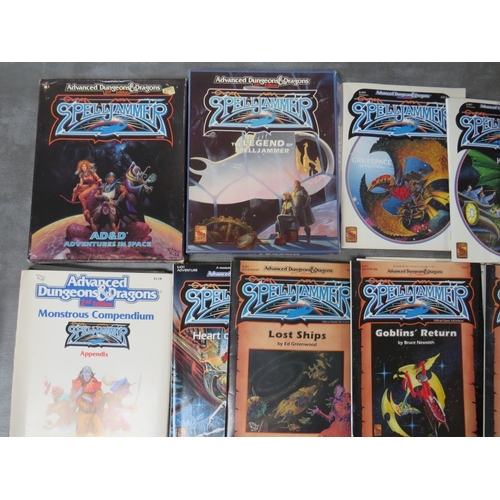 339 - A BOXED ADVANCED DUNGEONS & DRAGONS SPELLJAMMER THE LEGEND OF SPELLJAMMER, boxed Spelljammer Adventu... 