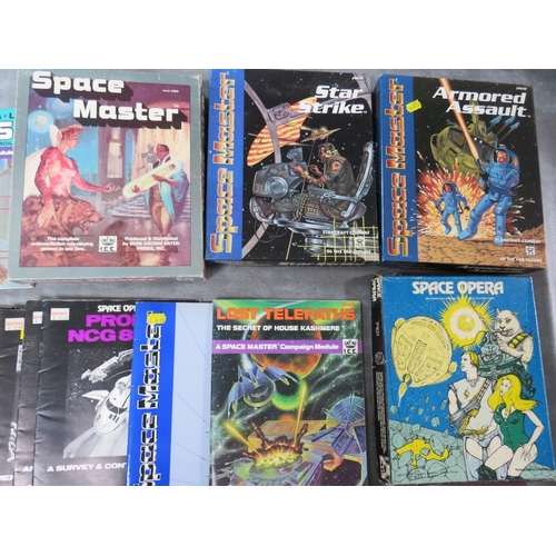 340 - SPACEMASTER ARMOURED ASSAULT, SPACEMASTER STAR STRIKE, plus thirteen Spacemaster Science Fictions Fa... 