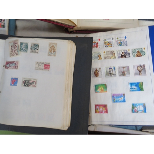 163 - SEVENTEEN STAMP ALBUMS / STOCKBOOKS CONTAINING WORLD / BRITISH / COMMONWEALTH STAMPS, together with ... 