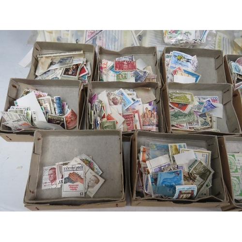 163 - SEVENTEEN STAMP ALBUMS / STOCKBOOKS CONTAINING WORLD / BRITISH / COMMONWEALTH STAMPS, together with ... 