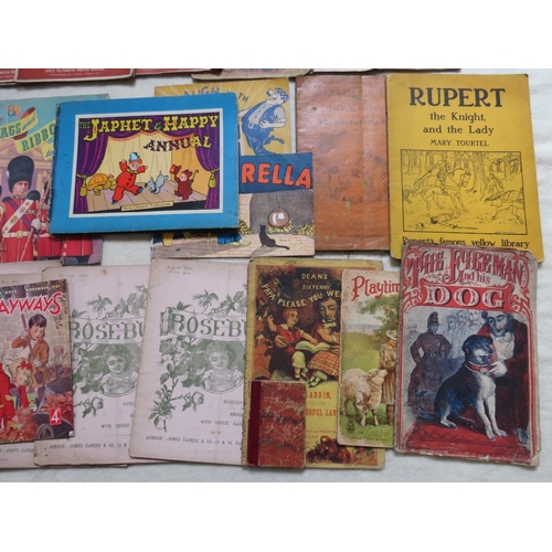 200 - A TRAY OF VINTAGE MAGAZINES, to include 'The Childs Pictorial', 'Rosebud', etc.