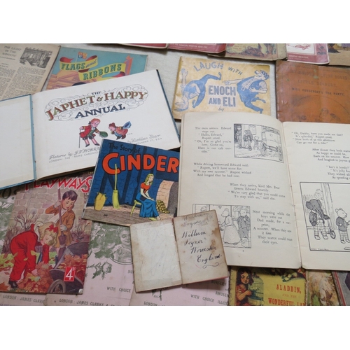 200 - A TRAY OF VINTAGE MAGAZINES, to include 'The Childs Pictorial', 'Rosebud', etc.