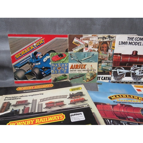 422 - A COLLECTION OF ASSORTED VINTAGE RAILWAY MODEL CATALOGUES & EPHEMERA ETC., together with a two Airfi... 