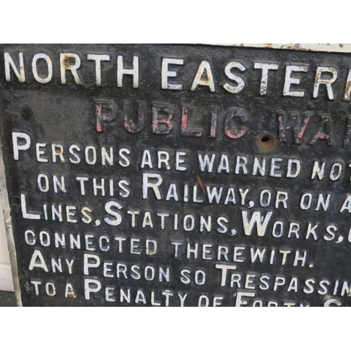 421 - A LARGE 'NORTH EASTERN RAILWAY PUBLIC WARNING' CAST IRON SIGN, single sided, approx. 60 x 91 cm