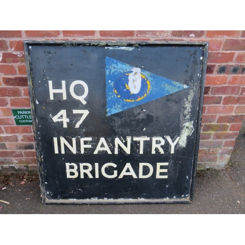 498 - A LARGE VINTAGE DOUBLE SIDED HQ47 INFANTRY BRIGADE WOODEN PAINTED SIGN, approx 124 x 124 cm