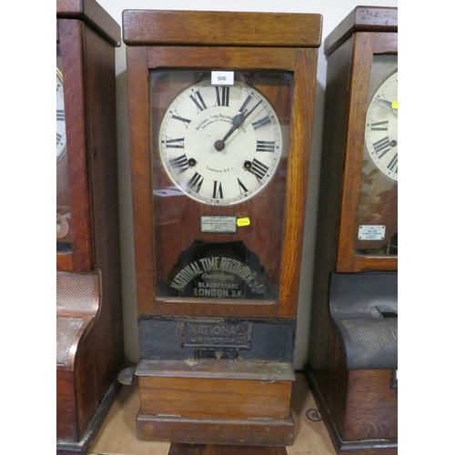 506 - A NATIONAL TIME RECORDER OAK CASED CLOCKING IN CLOCK, H 84 cm