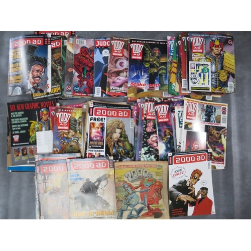 351 - A TRAY OF 2000AD COMICS FEATURING JUDGE DREDD