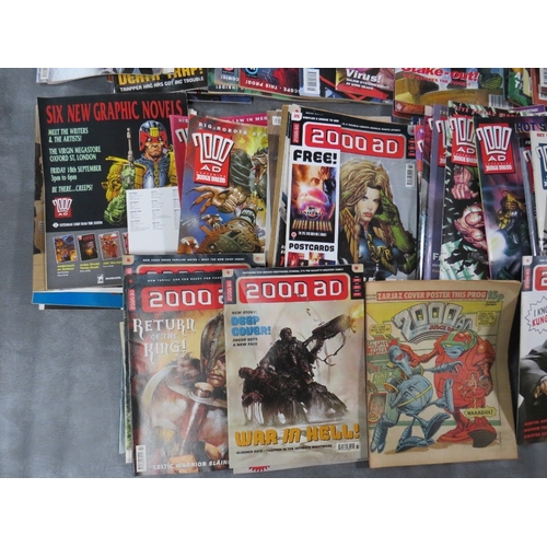 351 - A TRAY OF 2000AD COMICS FEATURING JUDGE DREDD