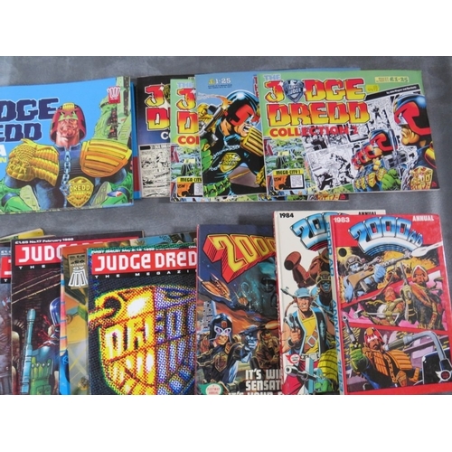 352 - A MIXED LOT OF COMICS AND COMIC BOOK ANNUALS, to include Carlton Comics E-Man No. 1,2,3 4 and 5, 200... 