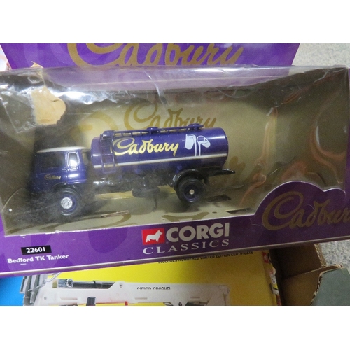 462 - A TRAY OF MIXED BOXED DIE CAST VEHICLES, to include Corgi Pollock articulated lorry and trailer with... 