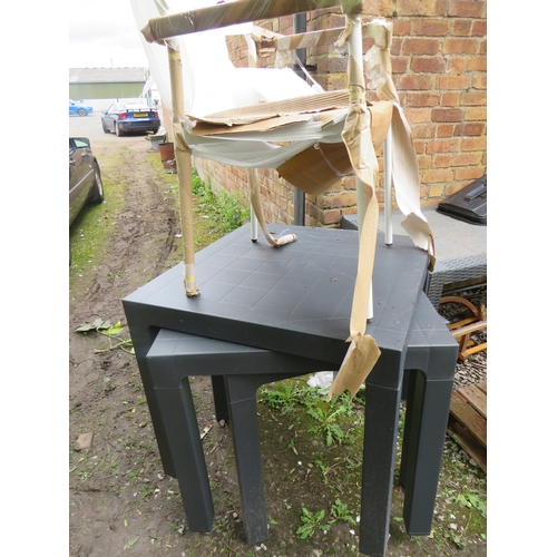 607 - A SELECTION OF THREE PLASTIC GARDEN TABLES AND A SINGLE ALUMINIUM CHAIR