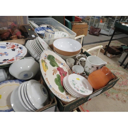 130 - THREE TRAYS OF ASSORTED CERAMICS TO INCLUDE ROYAL CROWN DERBY ETC