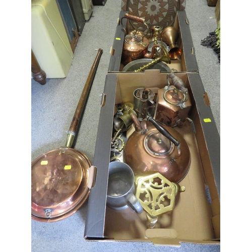 194 - TWO TRAYS OF COPPER AND BRASS ETC, METALWARE TO INCLUDE A COPPER WARMING PAN