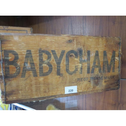 220 - A VINTAGE BABYCHAM CRATE TOGETHER WITH BOXED PARTY BABYCHAM GLASSES