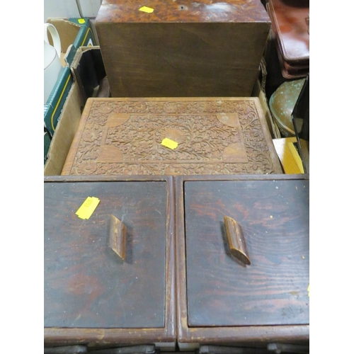 53 - A TRAY OF TREEN TO INCLUDE A CARVED JEWELLERY BOX AND AN EXPANDABLE SEWING BOX