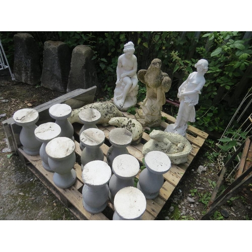 601 - A SELECTION OF CONCRETE GARDEN STATUES AND ORNAMENTS