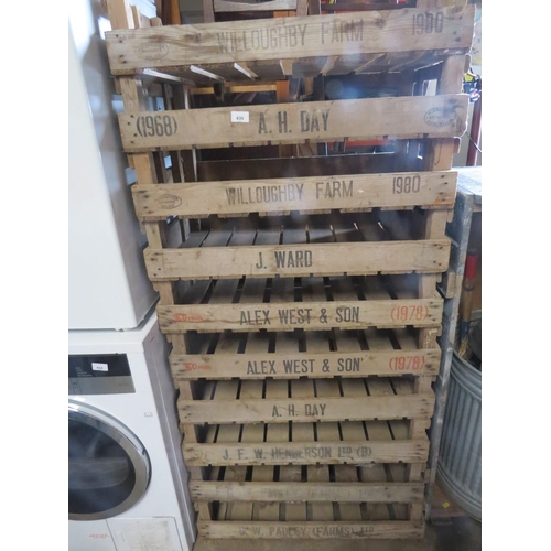 635 - A SELECTION OF EIGHT VINTAGE WOODEN CRATES