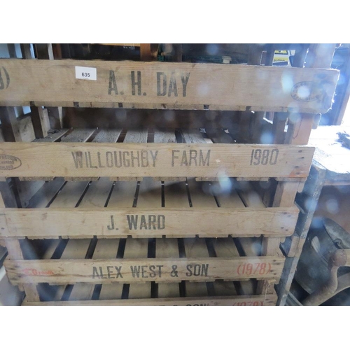 635 - A SELECTION OF EIGHT VINTAGE WOODEN CRATES