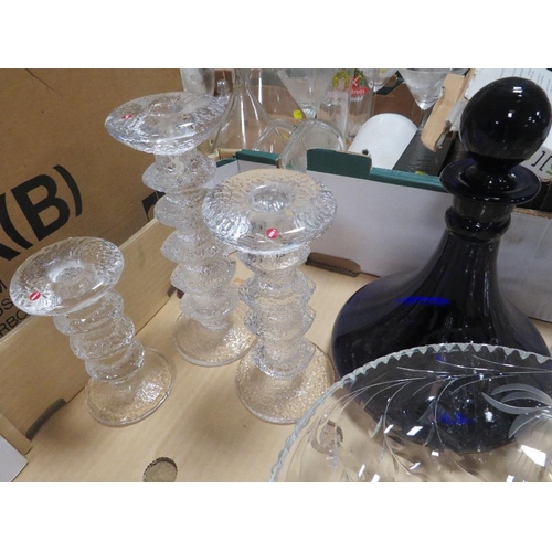 65 - TWO TRAYS OF ASSORTED GLASSWARE TO INCLUDE A SET OF THREE LITTALA GRADUATED GLASS CANDLESTICKS ETC