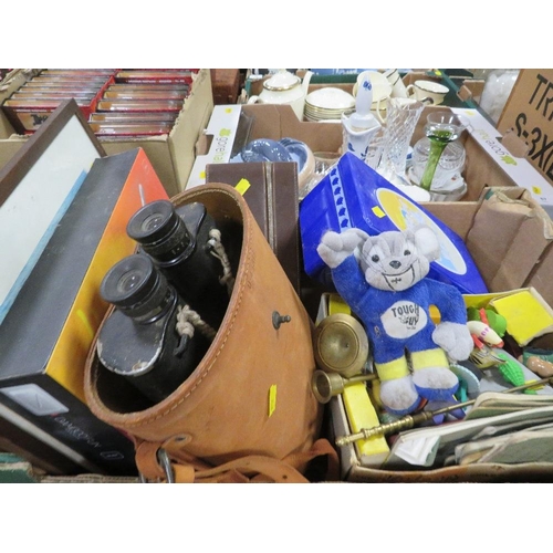 68 - A TRAY OF SUNDRIES TO INCLUDE A PAIR OF BINOCULARS