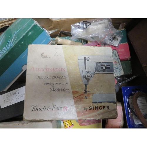 77 - A TRAY OF ASSORTED SEWING MACHINE ACCESSORIES ETC TO INCLUDE A BOXED TOUCH & SEW BY SINGER DELUXE ZI... 