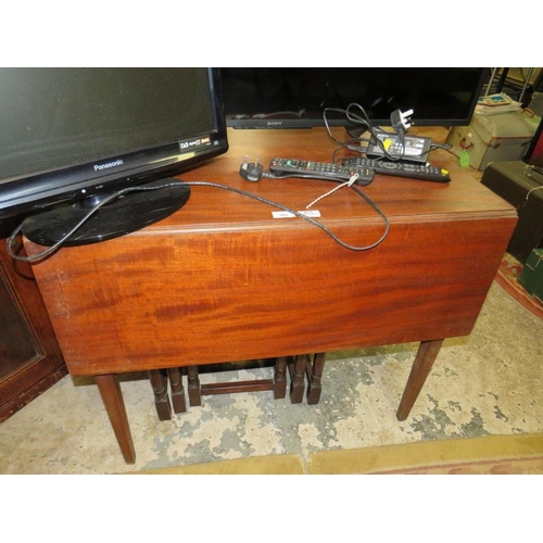 783 - A MAHOGANY PEMBROKE TABLE TOGETHER WITH AN EDWARDIAN CHAIR