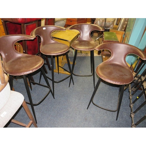 800 - A modern set of four brown leather bar/kitchen stools