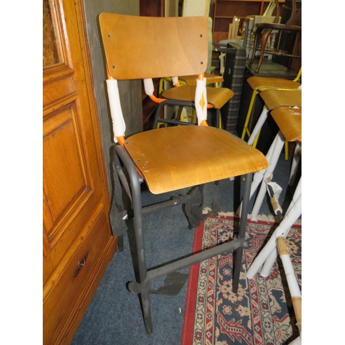 806 - A modern harlequin set of seven industrial style bar/kitchen stools