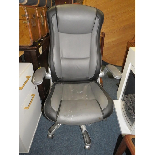 818 - A modern swivel office chair A/F