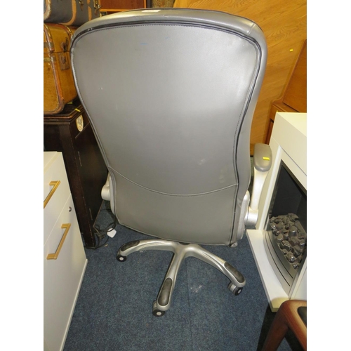 818 - A modern swivel office chair A/F