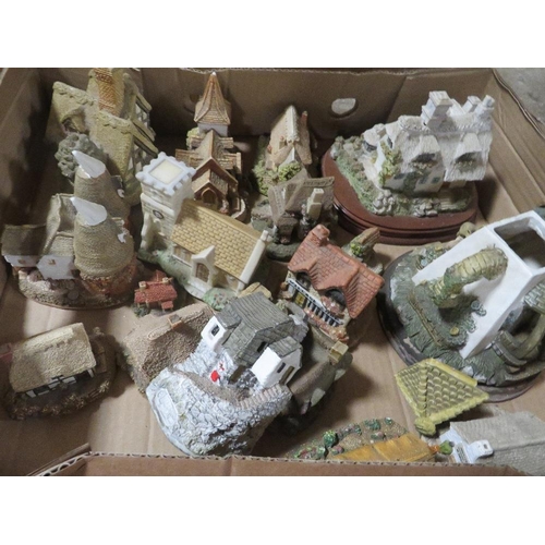 93 - A TRAY OF ASSORTED COTTAGES ETC TO INCLUDE DAVID WINTER ETC - AS FOUND