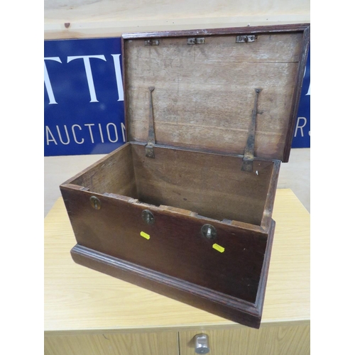 296 - A SMALL GEORGIAN OAK ESTATE BOX, ORIGINALLY FITTED WITH THREE LOCKS 54 cm x 35 cm x 28 cm