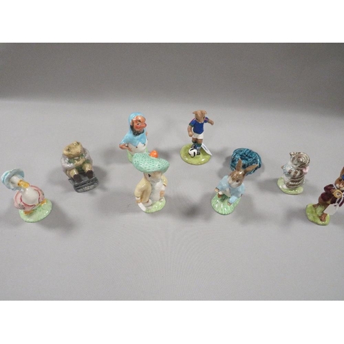 340 - A SELECTION OF BESWICK PETER RABBIT FIGURES, BUNNYKINS ETC TOGETHER WITH A BLUE POOLE POTTERY FROG (... 