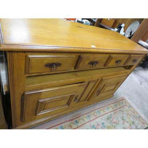 793 - A large and heavy oak serving sideboard W 157 cm