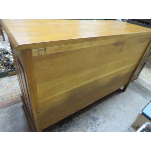 793 - A large and heavy oak serving sideboard W 157 cm