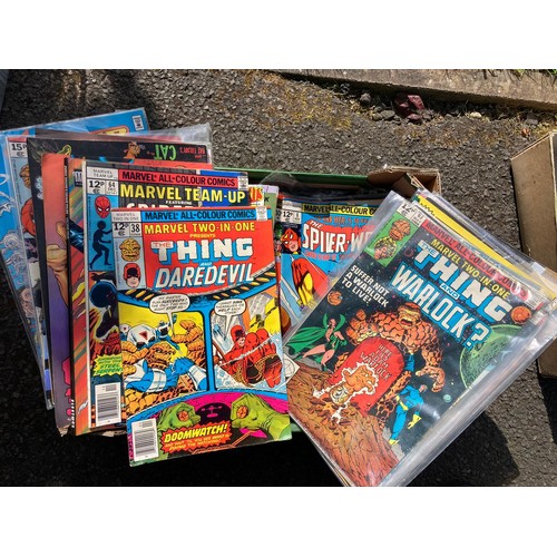 51A - Tray of approx. 90 vintage comics mainly Marvel and DC