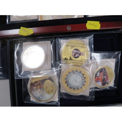 420 - A COLLECTION OF MODERN COMMEMORATIVE COINS AND MEDALLIONS MOSTLY OF ROYAL INTEREST, TO INCLUDE EDWAR... 