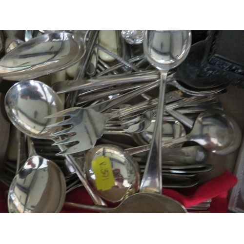 131 - A tray of assorted cutlery