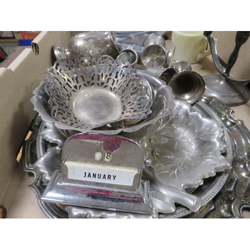 139 - Two trays of metal ware to include copper, brass and silver plated ware