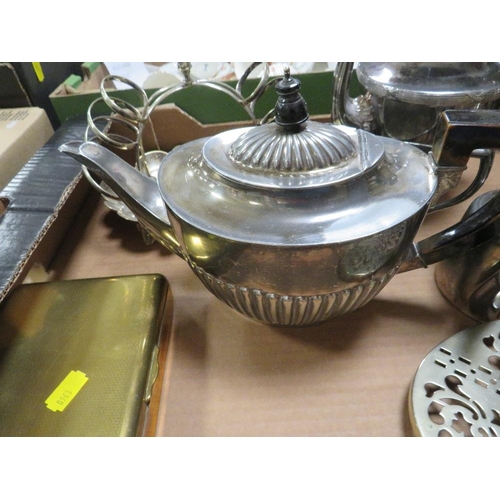 50 - A tray of assorted silver plated ware etc