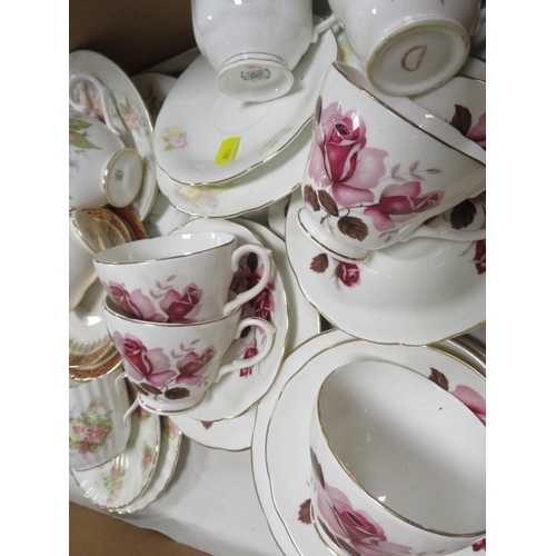 70 - A tray of assorted vintage tea ware