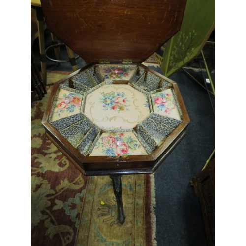 778 - A Victorian walnut trumpet work table