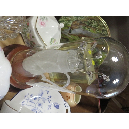 204 - A tray of ceramics and glass to include a Royal Doulton figurine