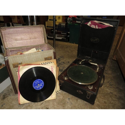 114 - A vintage Edison Bell wind up gramophone together with a case of 78