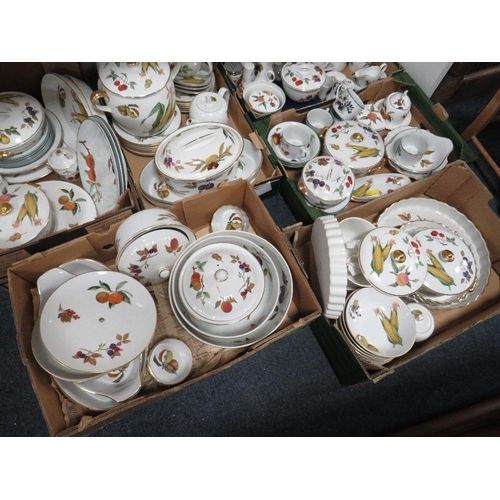 131 - A very large quantity of Royal Worcester Evesham dinner ware etc to include lidded crocks, jugs, tea... 